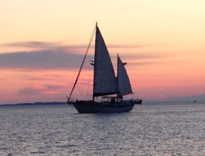 Our new friends leaving at dawn . . . we were about 15 minutes behind them . . . 