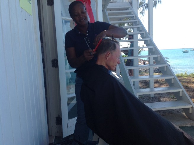 Frank getting a trim from Ida