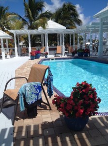 Okay, really rough laundry duty. We had access to the marina since that's who leases the mooring ball we were living on. Here's how it goes: throw laundry in washer - sit by the pool - throw laundry in dryer - sit by the pool. Very stressful. Best laundry ever! I have a few things are drying on the lounge chairs. 